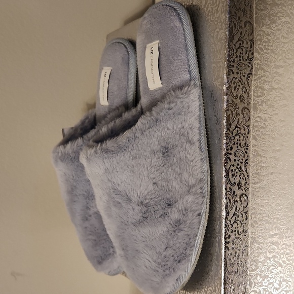 LIZ CLAIBORNE Cozy Faux Fur Slippers Size L. - Picture 2 of 6